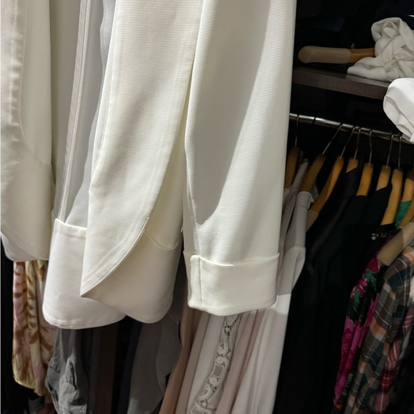 White light weight open front blazer size medium - Picture 3 of 4